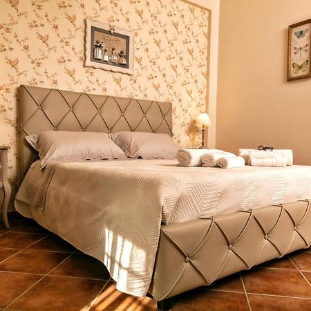Il Mandorlo Fiorito Bed And Breakfast Ogliastro Cilento Exterior photo