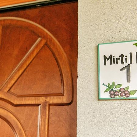 Il Mandorlo Fiorito Bed And Breakfast Ogliastro Cilento Exterior photo