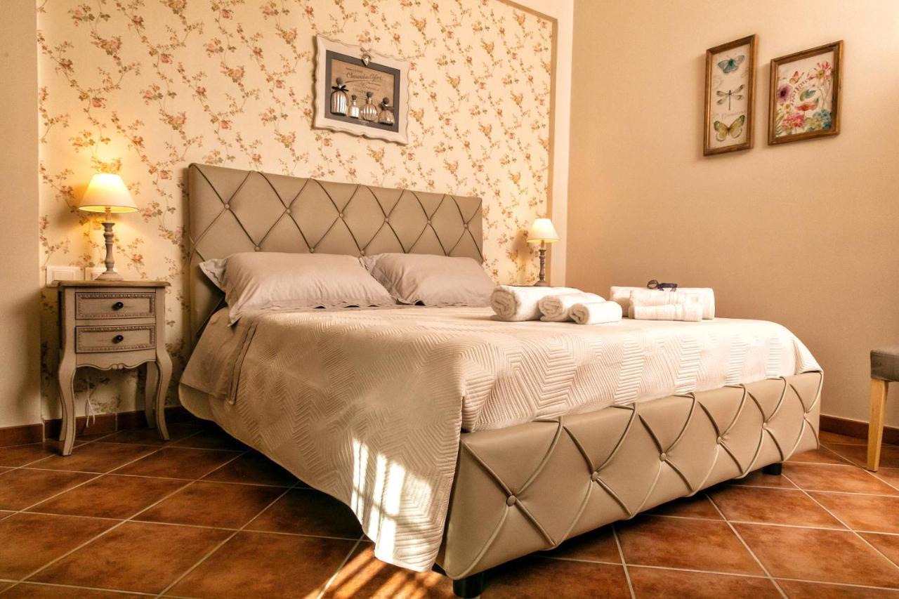 Il Mandorlo Fiorito Bed And Breakfast Ogliastro Cilento Exterior photo