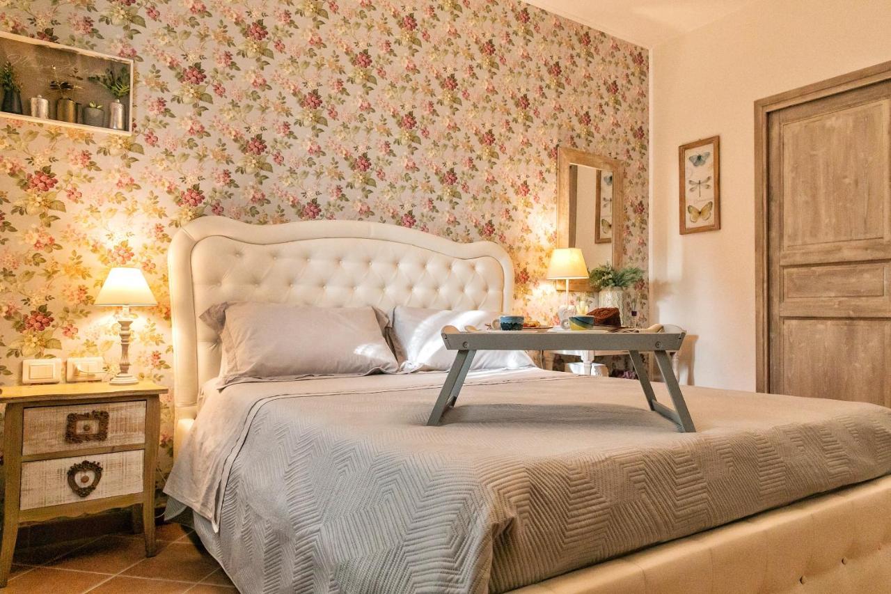 Il Mandorlo Fiorito Bed And Breakfast Ogliastro Cilento Exterior photo